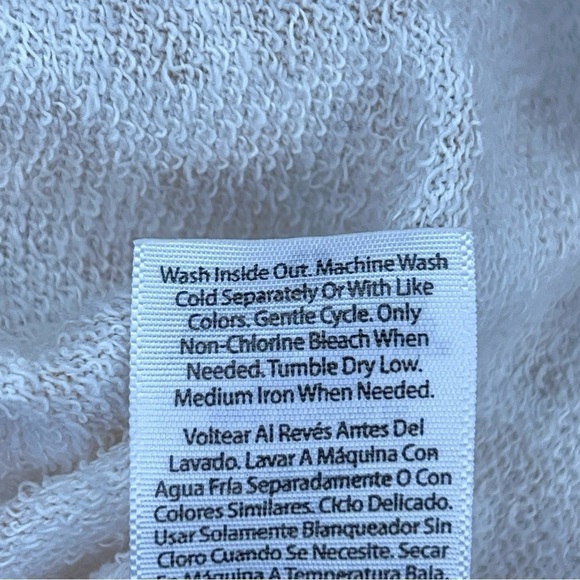 MEDIUM TIME AND TRU WHITE BEIGE LEOPARD ANIMAL PRINT SWEATSHIRT LONG SLEEVE - Picture 10 of 10